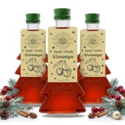 Syrop o smaku wiśniowym w szklanej butelce choince 250 ml z napisem Wesołych Świąt – trzy butelki białe tło